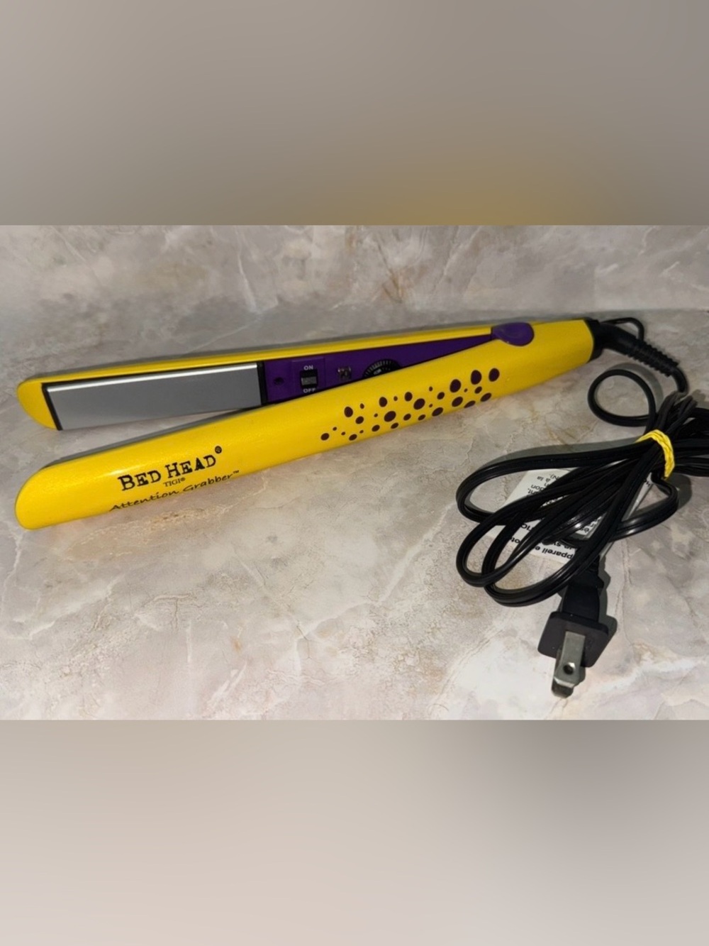 BedHead - Attention Grabber Ceramic Flat Iron/Hair Straightener - (DISCONTINUED)